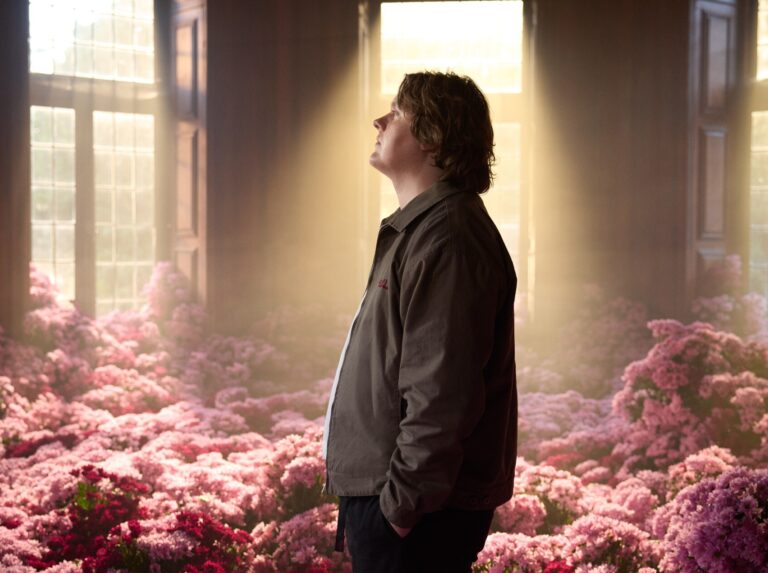 Lewis capaldi 2000x1270